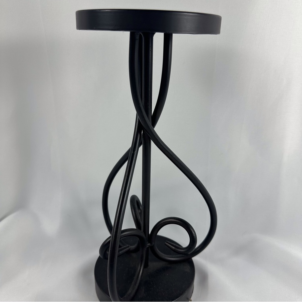 Metal decorative candleholders